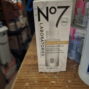No7 resurfacing peel